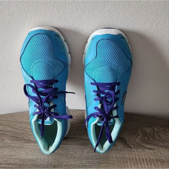 Nike Sneakers - Picture 4 of 5